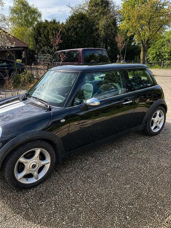 Usata Mini ONE 66 CV (48 kW) 2005 Nero Utilitaria