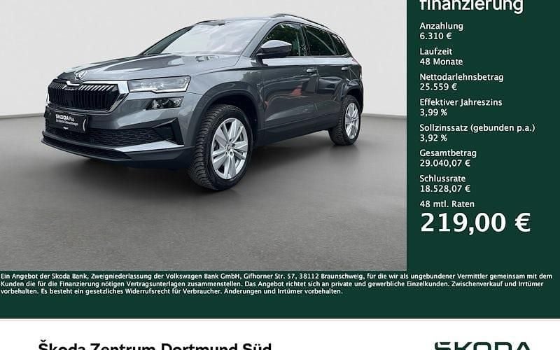 Grau Gebraucht 2024 Skoda Karoq Selection SUV | 31.869 € (Fairer Preis) - Bild 1/4