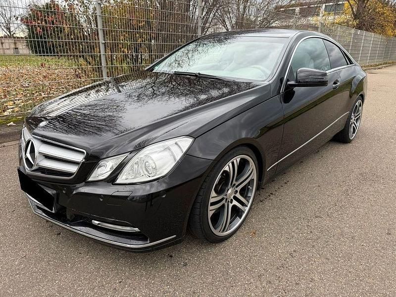 Gebraucht Mercedes E350 306 PS (225 kW) 2012 Schwarz Coupé