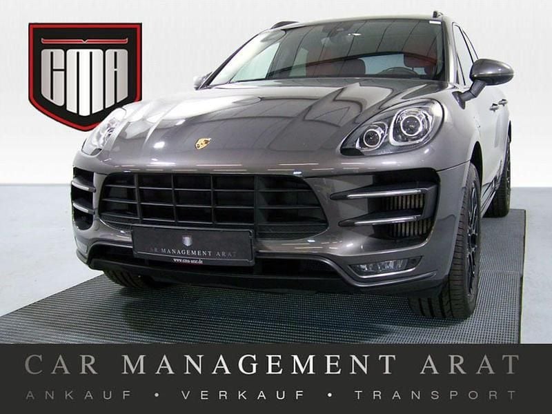 Grau Gebraucht 2016 Porsche Macan Turbo Chrono SUV | 39.335 € (Guter Preis) - Bild 1/4