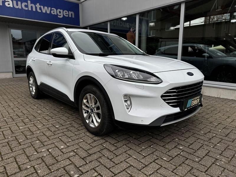 Gebraucht Ford Kuga Titanium 120 PS (88 kW) 2022 Weiss SUV