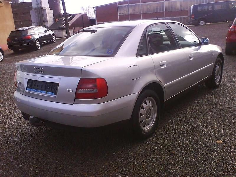 Gebraucht Audi A4 101 PS (74 kW) 1999 Grau Limousine
