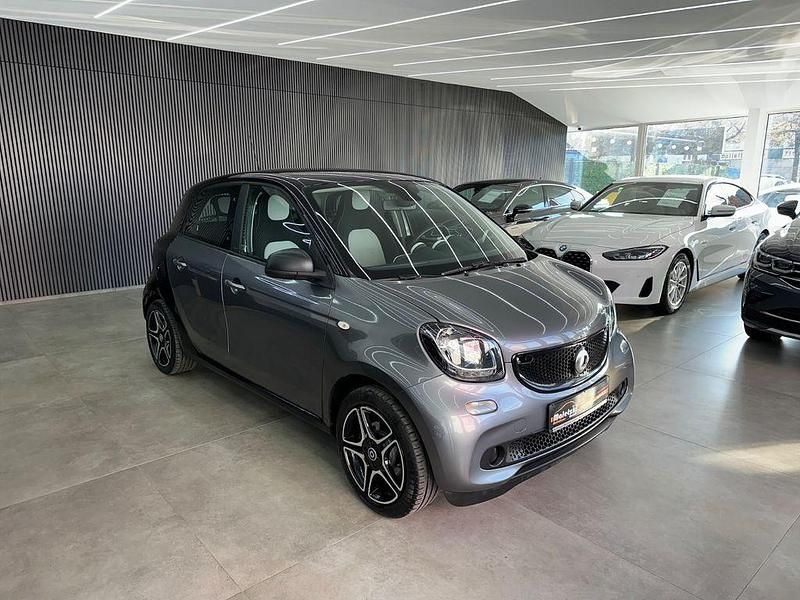 Grau Gebraucht 2017 Smart ForFour Kleinwagen | 11.950 € (Fairer Preis) - Bild 1/4