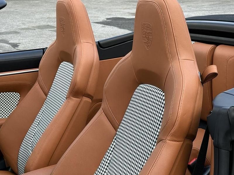 Grün Neu 2024 Porsche 911 Turbo S Cabriolet Sport Cabrio | 289.790 € (Superpreis) - Bild 1/4