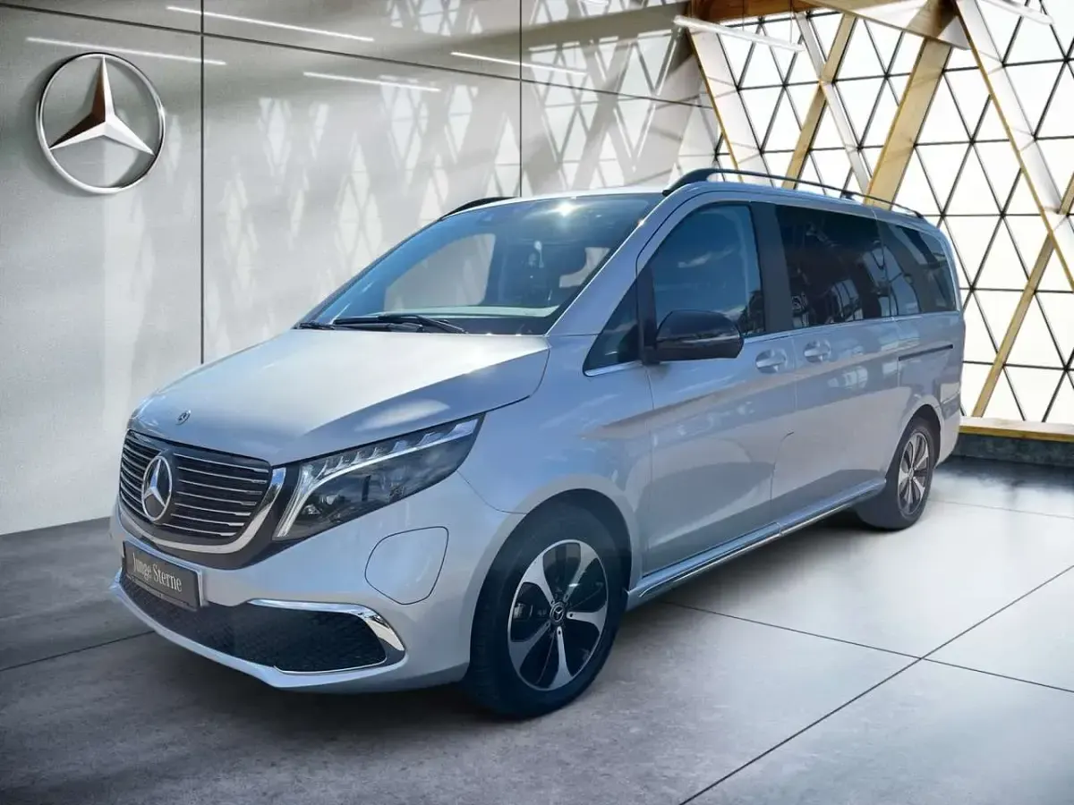 Gebraucht Mercedes EQV300 Avantgarde 150 kW (204 PS) 2024 Brillantsilber metallic Van / Kleinbus
