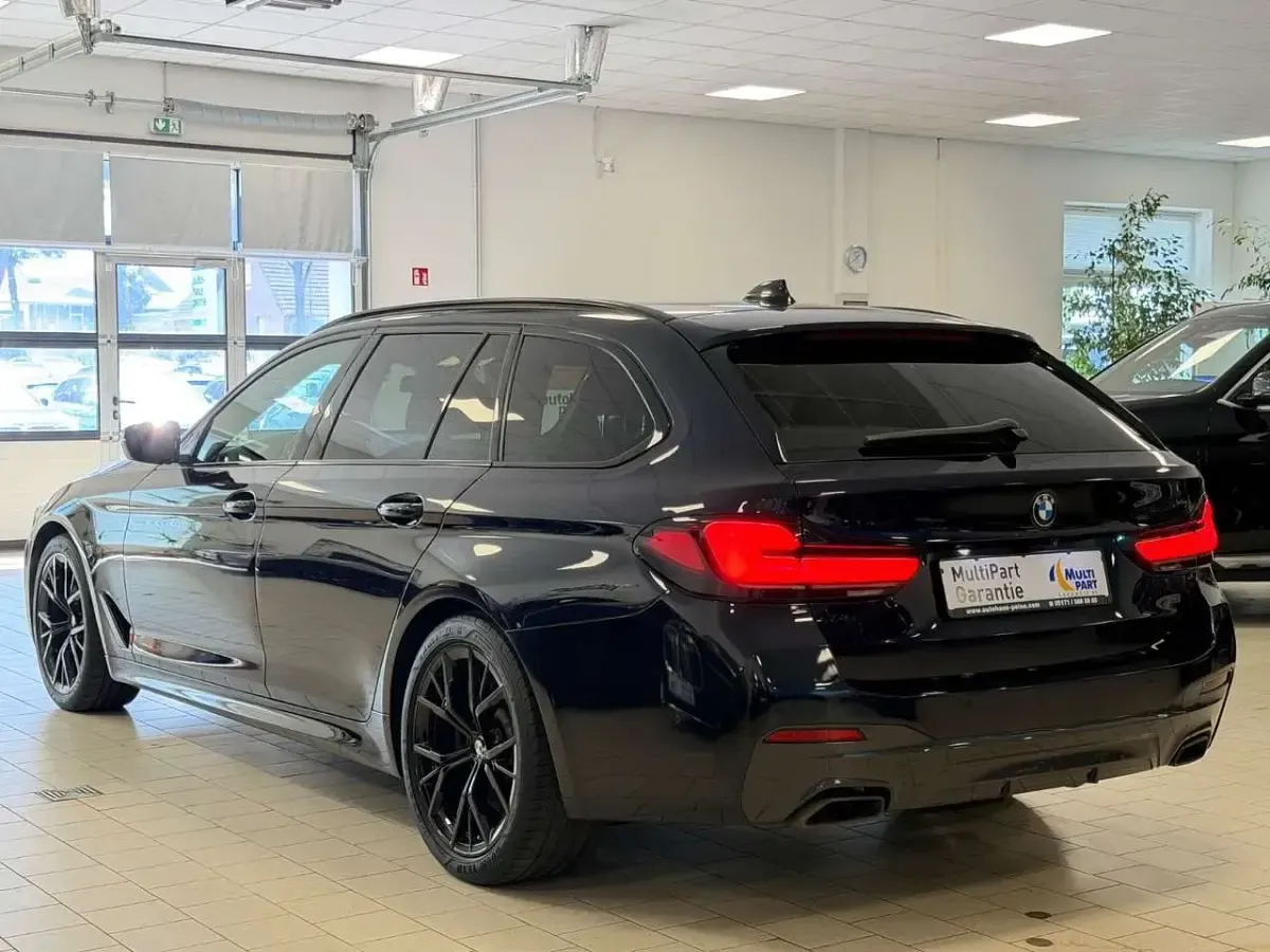 Gebraucht BMW 530 M Sport 286 PS (210 kW) 2022 Schwarz Limousine