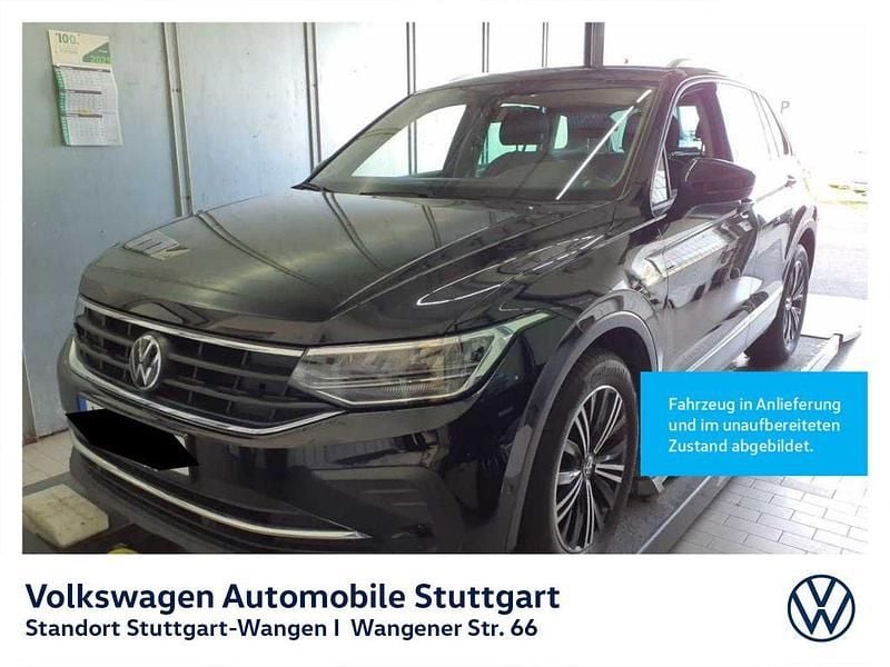 Deep black perleffekt Gebraucht 2023 VW Tiguan Active SUV | 27.630 € (Guter Preis) - Bild 1/4