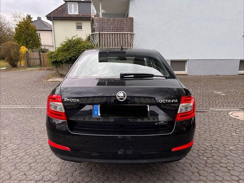Second-hand Skoda Octavia Style 140 CP (102 kW) 2013 Negru Berlinǎ