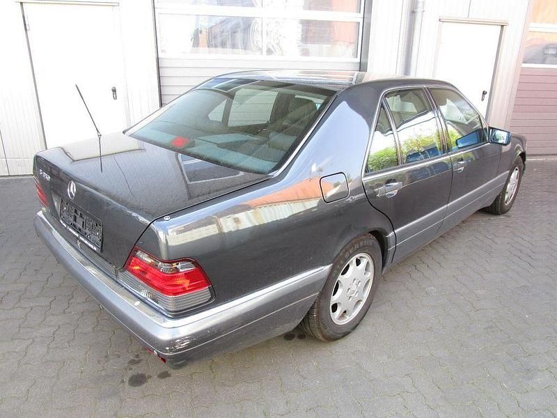 Gebraucht Mercedes S350 150 PS (110 kW) 1995 Schwarz Limousine