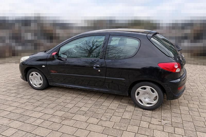 Schwarz Gebraucht 2009 Peugeot 206+ Kleinwagen | 1.900 € - Bild 1/4