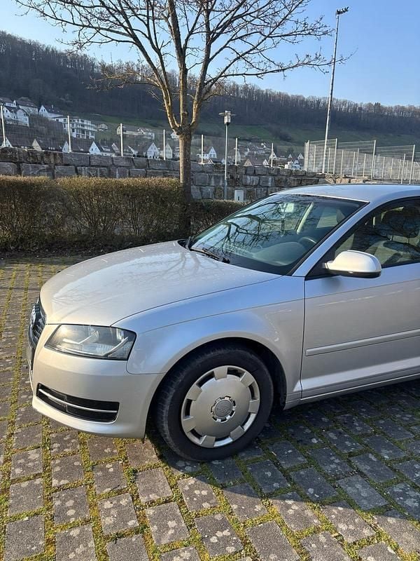 Gebraucht Audi A3 105 PS (77 kW) 2011 Silber Kleinwagen