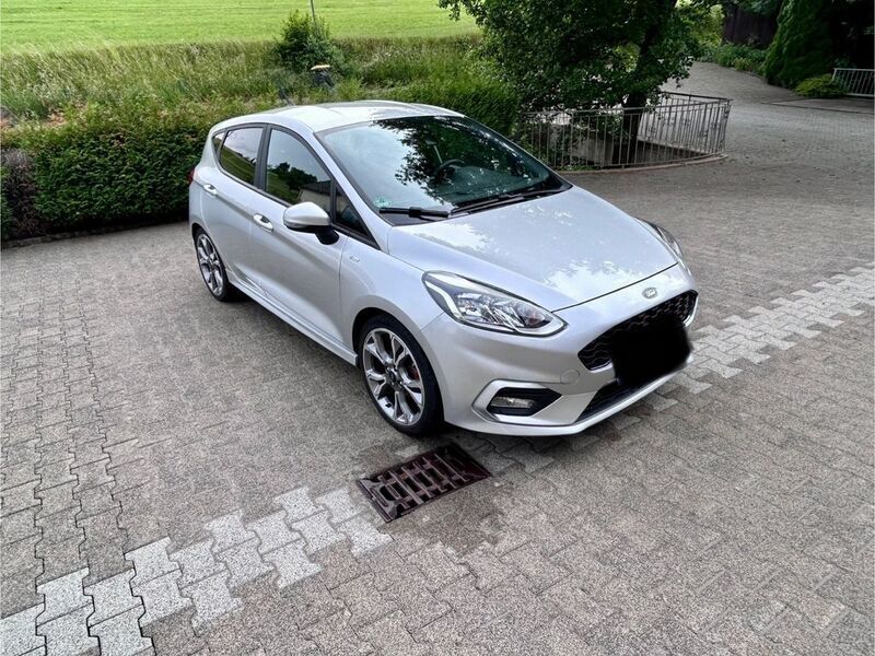 Silber Gebraucht 2019 Ford Fiesta ST-Line Kleinwagen | 13.500 € (Fairer Preis) - Bild 1/4