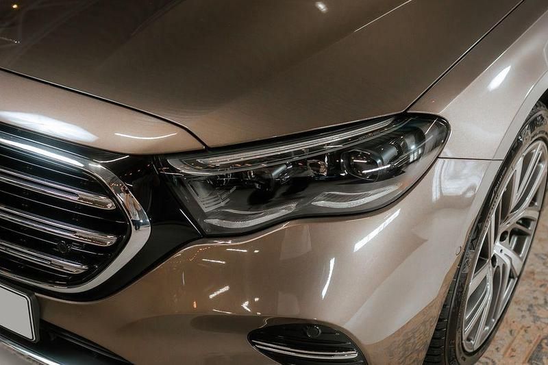 Gebraucht Mercedes E300 Premium 197 PS (144 kW) 2024 Braun Limousine