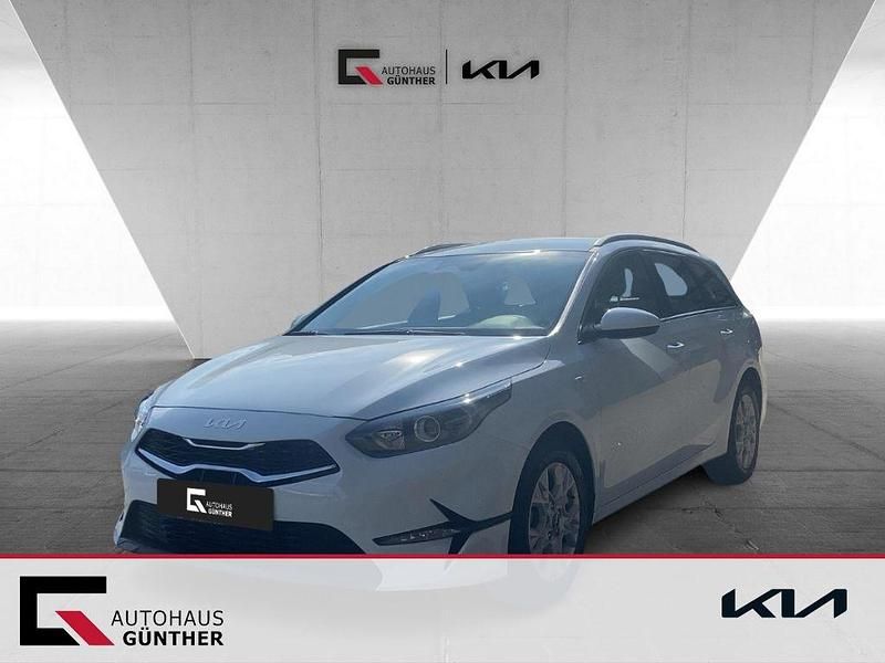 Weiß Gebraucht 2025 Kia Ceed Sportswagon Vision Kombi | 19.555 € (Guter Preis) - Bild 1/4