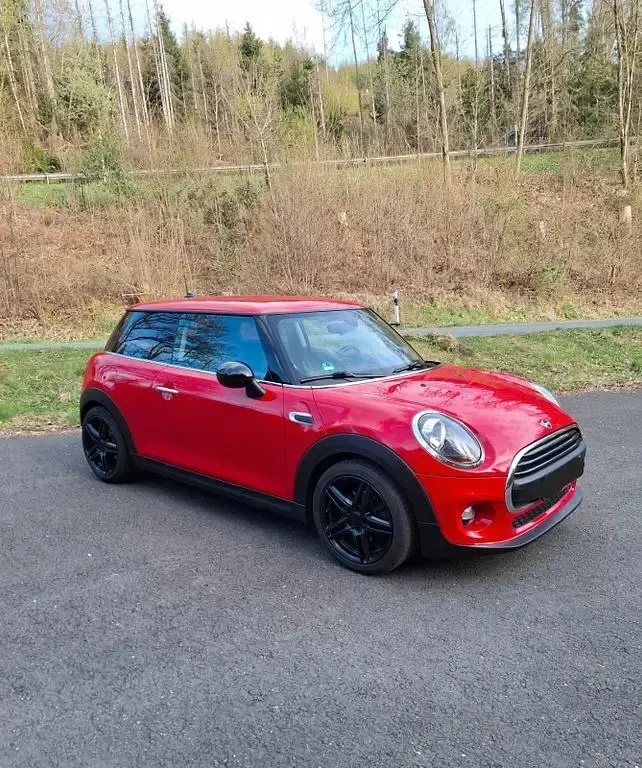 Gebraucht Mini ONE 102 PS (75 kW) 2018 Rot Kleinwagen