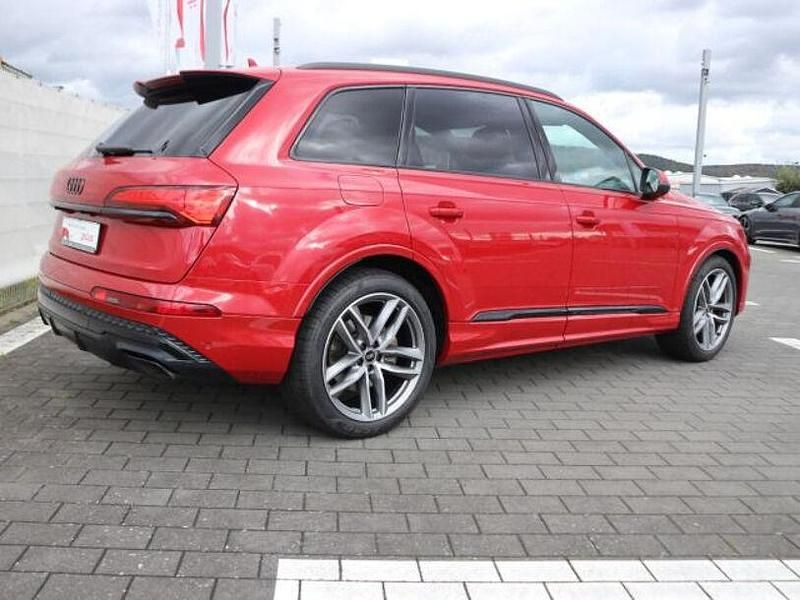 Gebraucht Audi Q7 S-Line 394 PS (289 kW) 2024 Chilirot metallic SUV