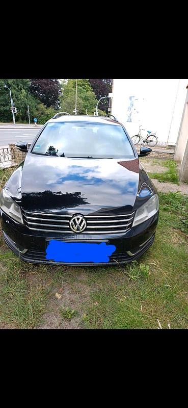 Schwarz Gebraucht 2011 VW Passat Kleinwagen | 5.999 € (Fairer Preis) - Bild 1/4