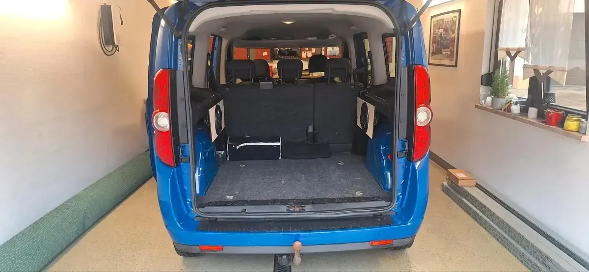 Gebraucht Fiat Doblò 105 PS (77 kW) 2011 Blau Van / Kleinbus