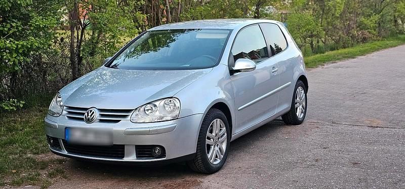 Silber Gebraucht 2007 VW Golf V Kleinwagen | 3.550 € (Fairer Preis) - Bild 1/4