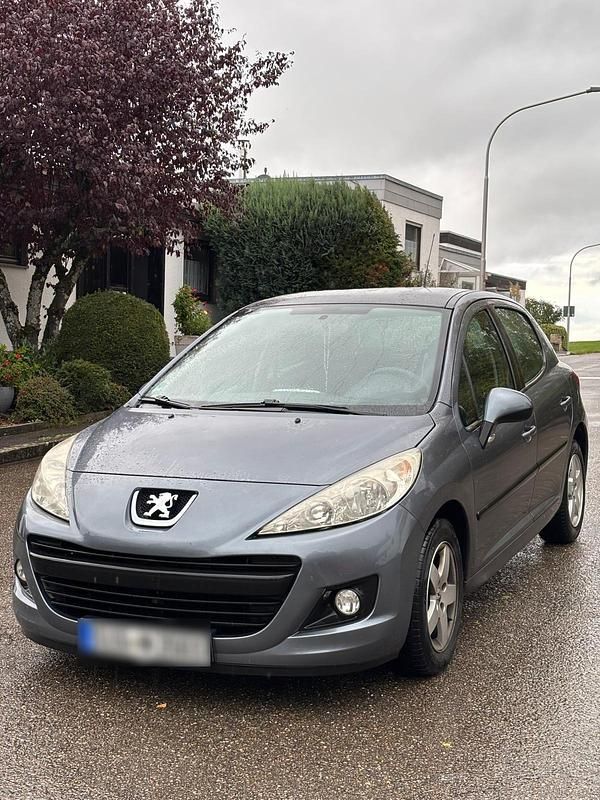 Gebraucht Peugeot 207 73 PS (53 kW) 2011 Grau Limousine