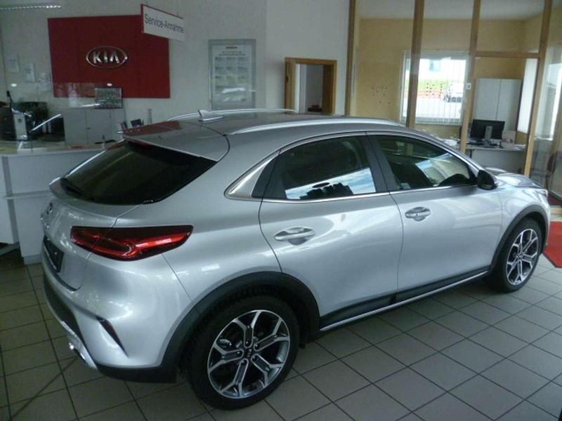 Gebraucht Kia XCeed 136 PS (100 kW) 2020 Sparklingsilber SUV