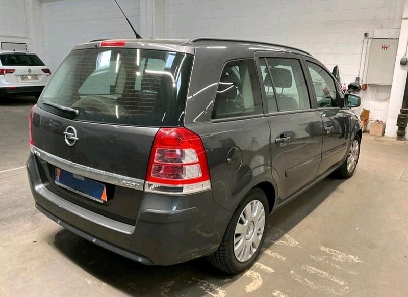 Gebraucht Opel Zafira 125 PS (91 kW) 2012 Braun Van / Kleinbus