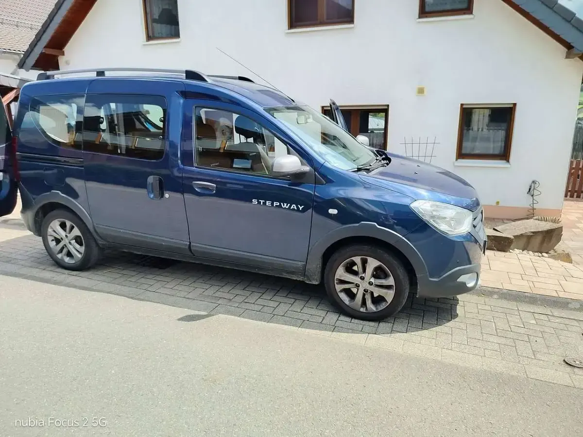 Gebraucht Dacia Dokker Lauréate 116 PS (85 kW) 2016 Blau Van / Kleinbus