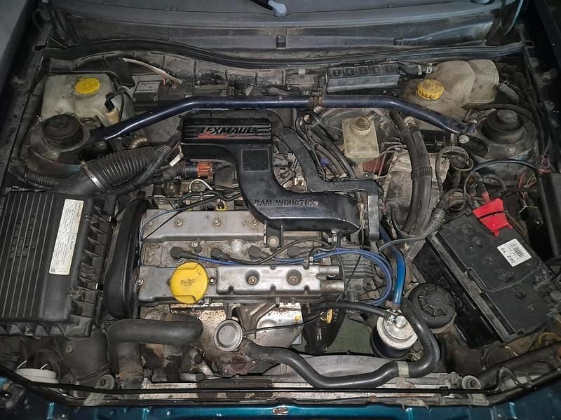 Second-hand Opel Astra 101 CP (74 kW) 1997 Verde Hatchback