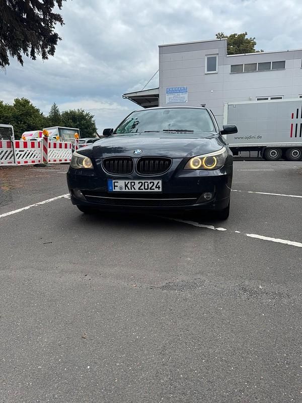 Blau Gebraucht 2008 BMW 530 Exclusive Kombi | 5.900 € (Etwas zu teuer) - Bild 1/4