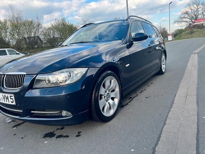 Gebraucht BMW 330 231 PS (169 kW) 2007 Schwarz Kombi