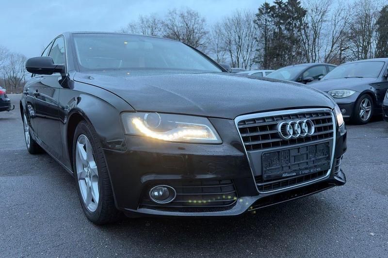 Schwarz Gebraucht 2009 Audi A4 Ambition Limousine | 8.590 € (Fairer Preis) - Bild 1/4
