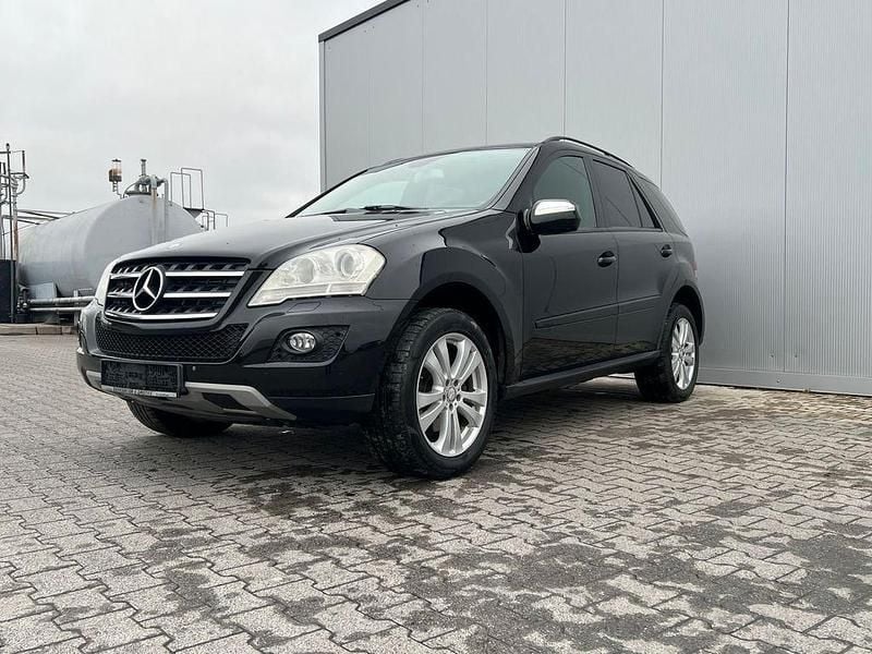 Gebraucht Mercedes ML320 224 PS (164 kW) 2009 Schwarz SUV