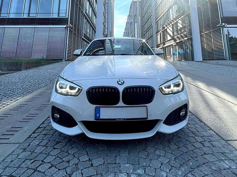 Weiß Gebraucht 2017 BMW 120 M Sport Kleinwagen | 19.500 € (Fairer Preis) - Bild 1/4