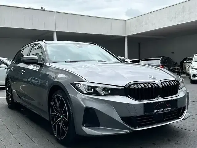 Gebraucht BMW 320 Shadowline 190 PS (139 kW) 2023 Grau Kombi