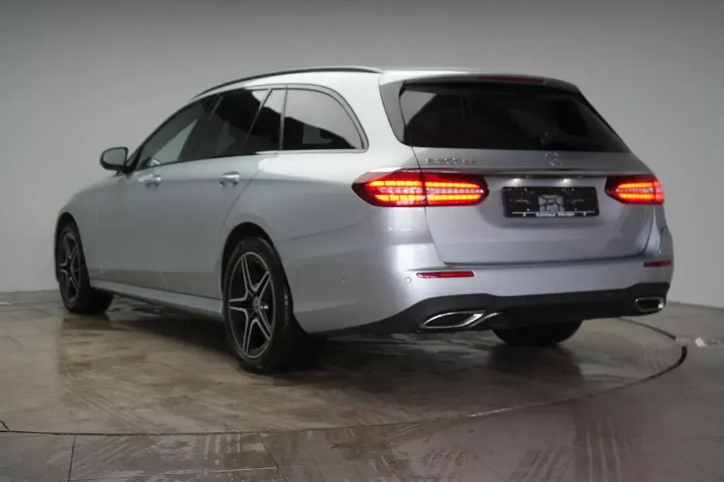 Gebraucht Mercedes E300 AMG line 194 PS (142 kW) 2022 Silber Limousine