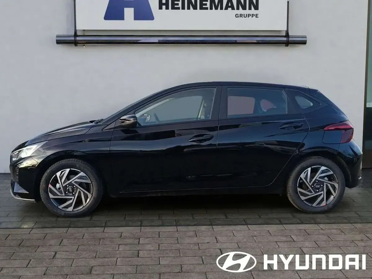 Gebraucht Hyundai i20 Trend 90 PS (66 kW) 2026 Phantom black Kleinwagen
