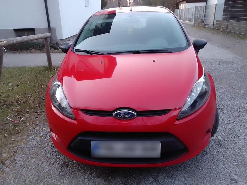 Gebraucht Ford Fiesta 60 PS (44 kW) 2009 Rot Kleinwagen
