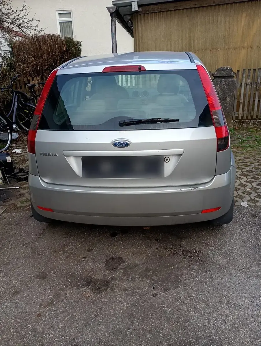 Gebraucht Ford Fiesta 65 PS (47 kW) 2002 Grau Kleinwagen