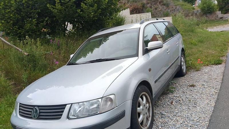 Silber Gebraucht 1998 VW Passat Basis Kombi | 700 € (Guter Preis) - Bild 1/4