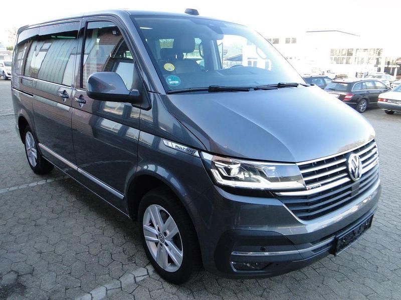 Second-hand VW Multivan Generation Six 204 CP (150 kW) 2022 Gri Monovolum