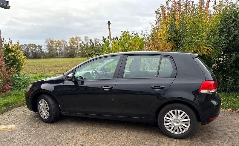 Schwarz Gebraucht 2010 VW Golf VI Trendline Limousine | 4.600 € (Fairer Preis) - Bild 1/4