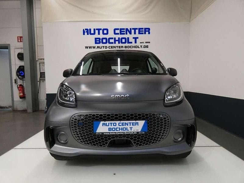 Schwarz Gebraucht 2022 Smart ForTwo Coupé Coupé | 9.950 € (Superpreis) - Bild 1/4