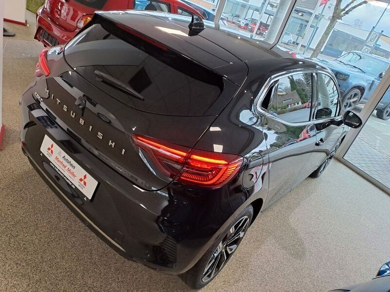 Neu Mitsubishi Colt Select 91 PS (66 kW) 2025 Schwarz Limousine