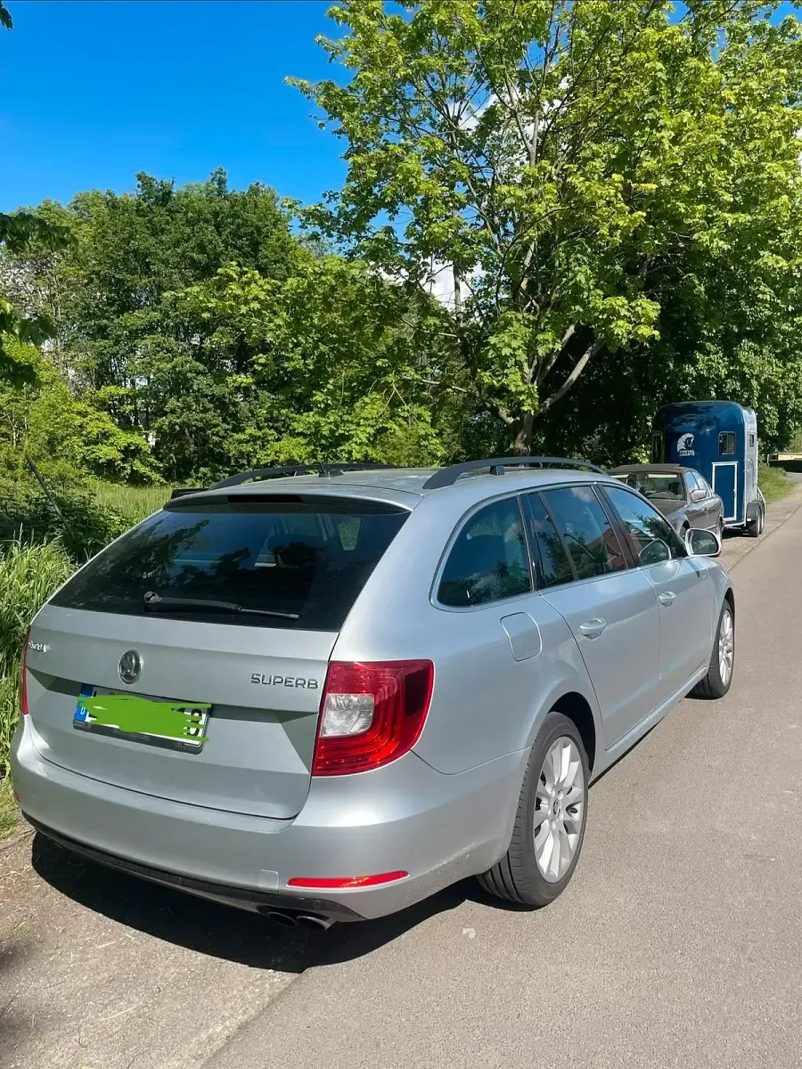 Gebraucht Skoda Superb 200 PS (147 kW) 2014 Silber Kombi