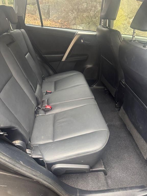 Gebraucht Toyota RAV4 Executive 150 PS (110 kW) 2015 Braun SUV