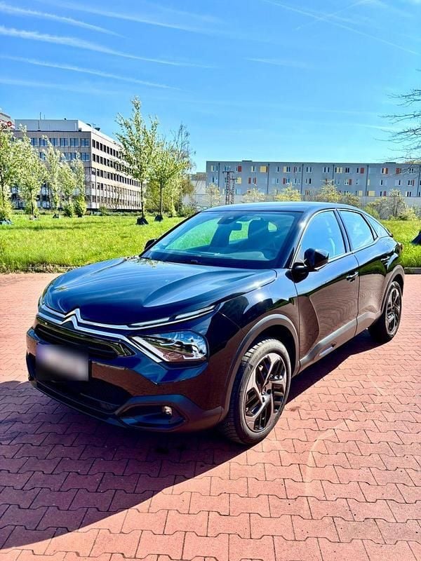 Second-hand Citroën C4 Feel 131 CP (96 kW) 2024 Negru SUV