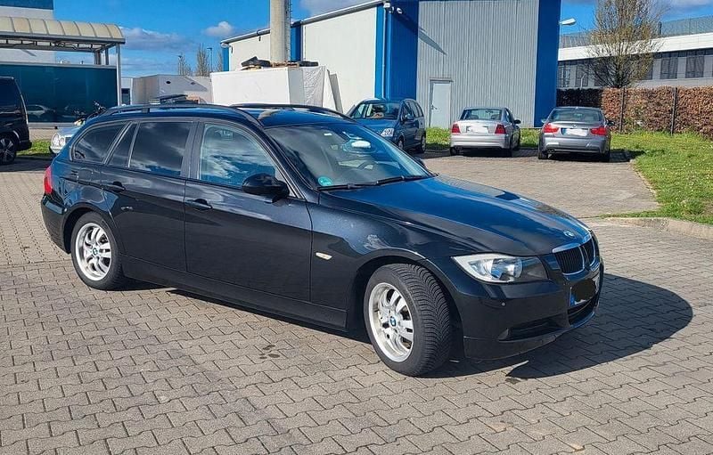Gebraucht BMW 320 150 PS (110 kW) 2007 Schwarz Kombi