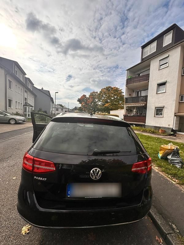 Gebraucht VW Passat Highline 150 PS (110 kW) 2016 Schwarz Kombi