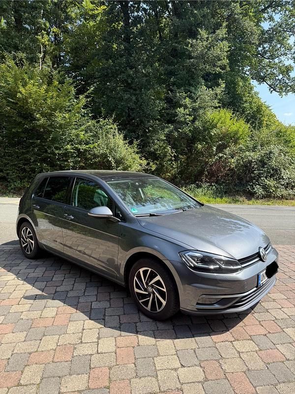 Grau Gebraucht 2018 VW Golf VII Join Limousine | 13.900 € (Guter Preis) - Bild 1/4
