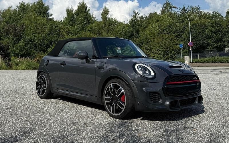 Grau Gebraucht 2016 Mini John Cooper Works Kleinwagen | 18.900 € (Fairer Preis) - Bild 1/4